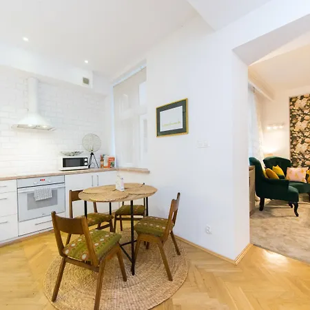Big Old Town P4you Pl Apartment *